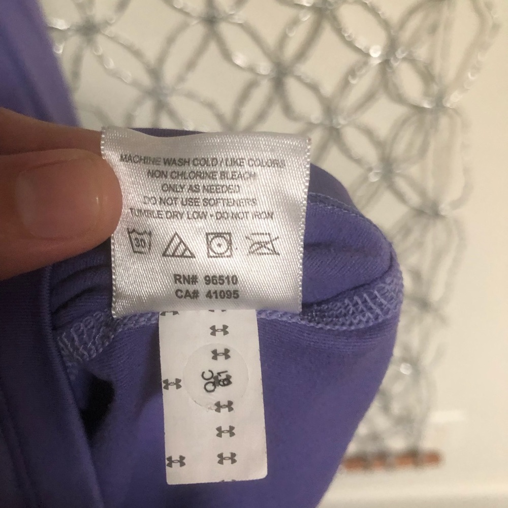 SOLD Under Armour Cold Gear Crew Neck Med - Picture 6 of 8